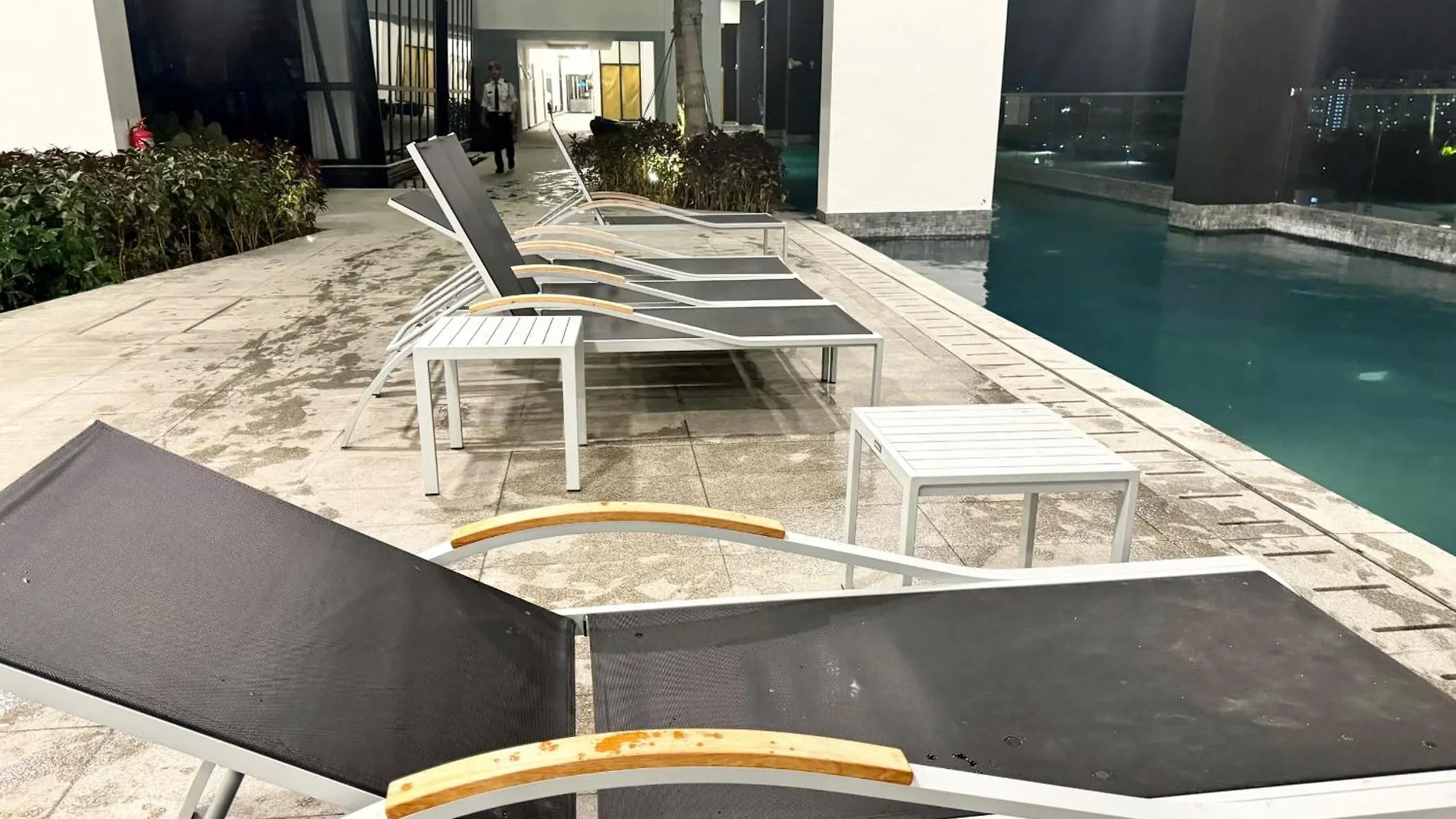 Modern 2Br Home 5 Queen Beds, Near Attractions Jelutong Appartement