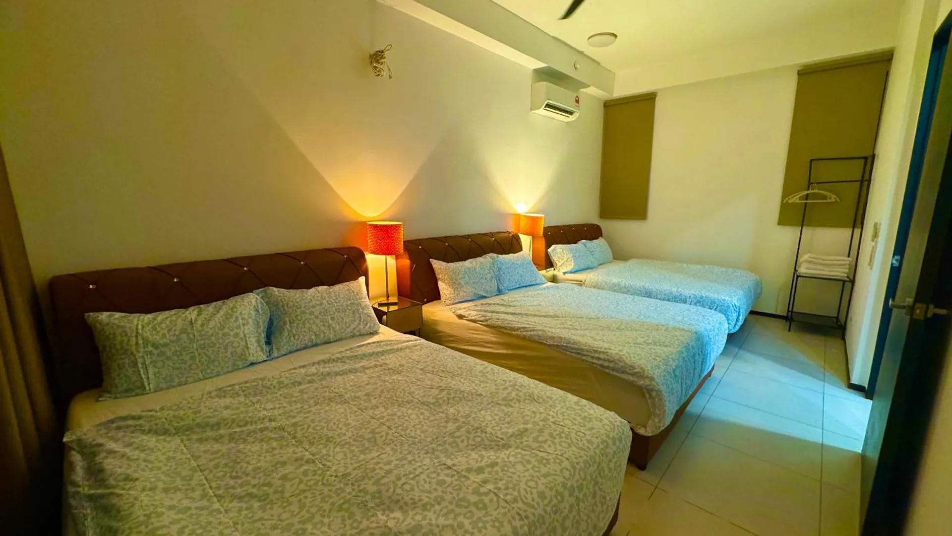 Modern 2Br Home 5 Queen Beds, Near Attractions Jelutong