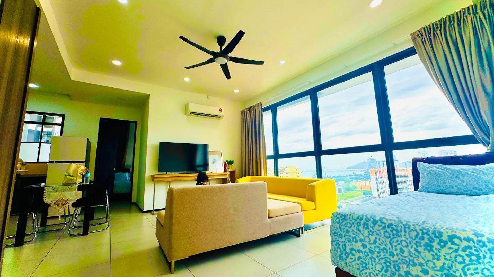 Modern 2Br Home 5 Queen Beds, Near Attractions Jelutong 0*,